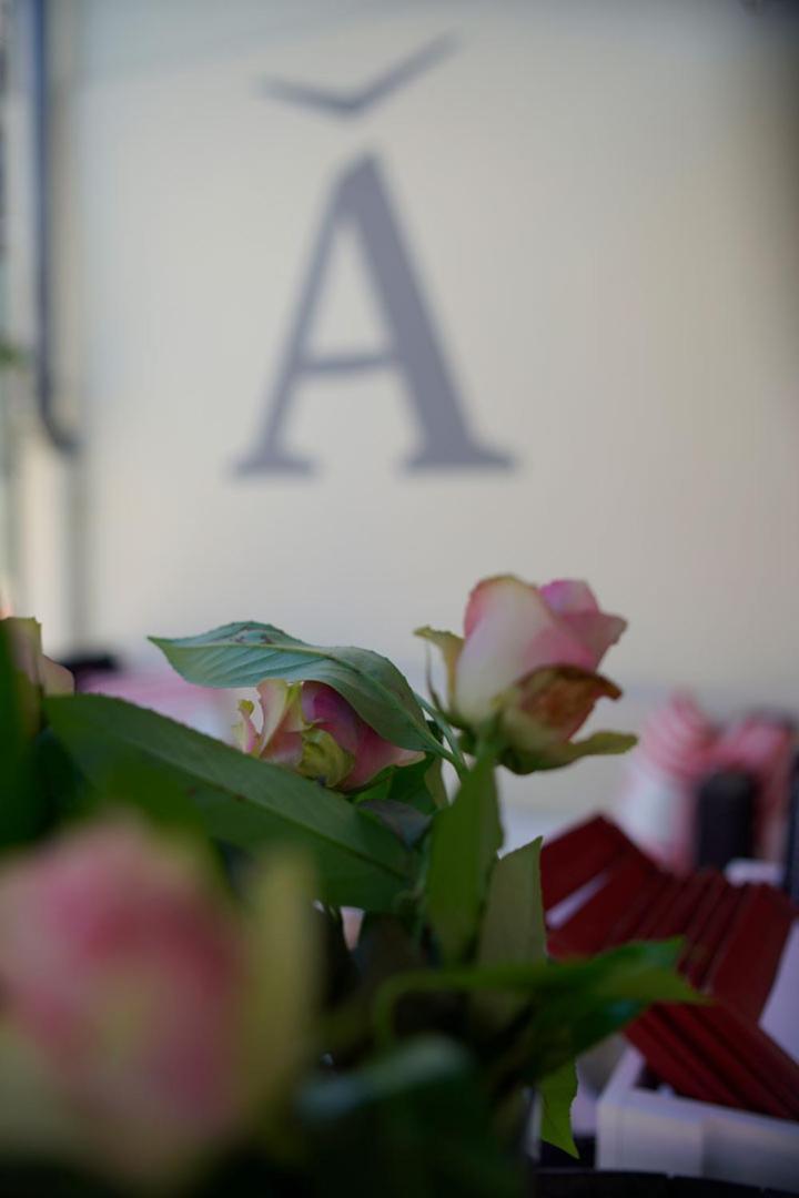 Hotel Adler Am Schloss Bonnigheim Extérieur photo