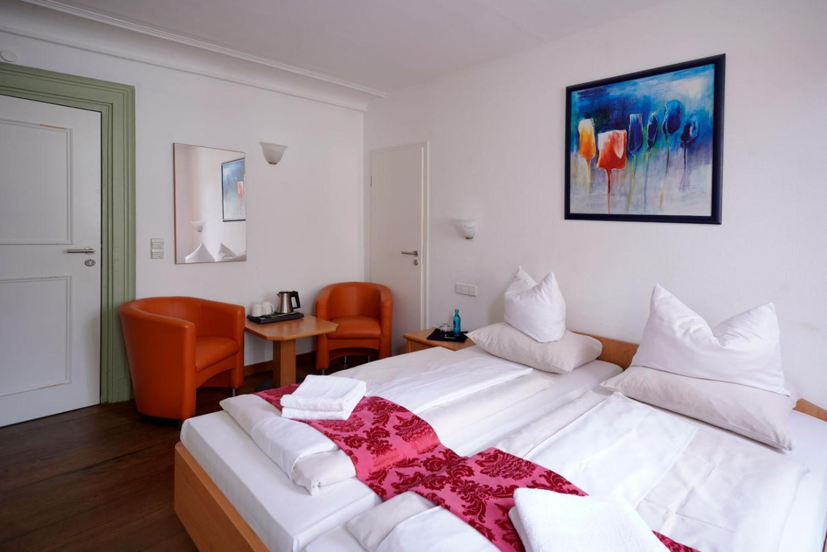 Hotel Adler Am Schloss Bonnigheim Extérieur photo