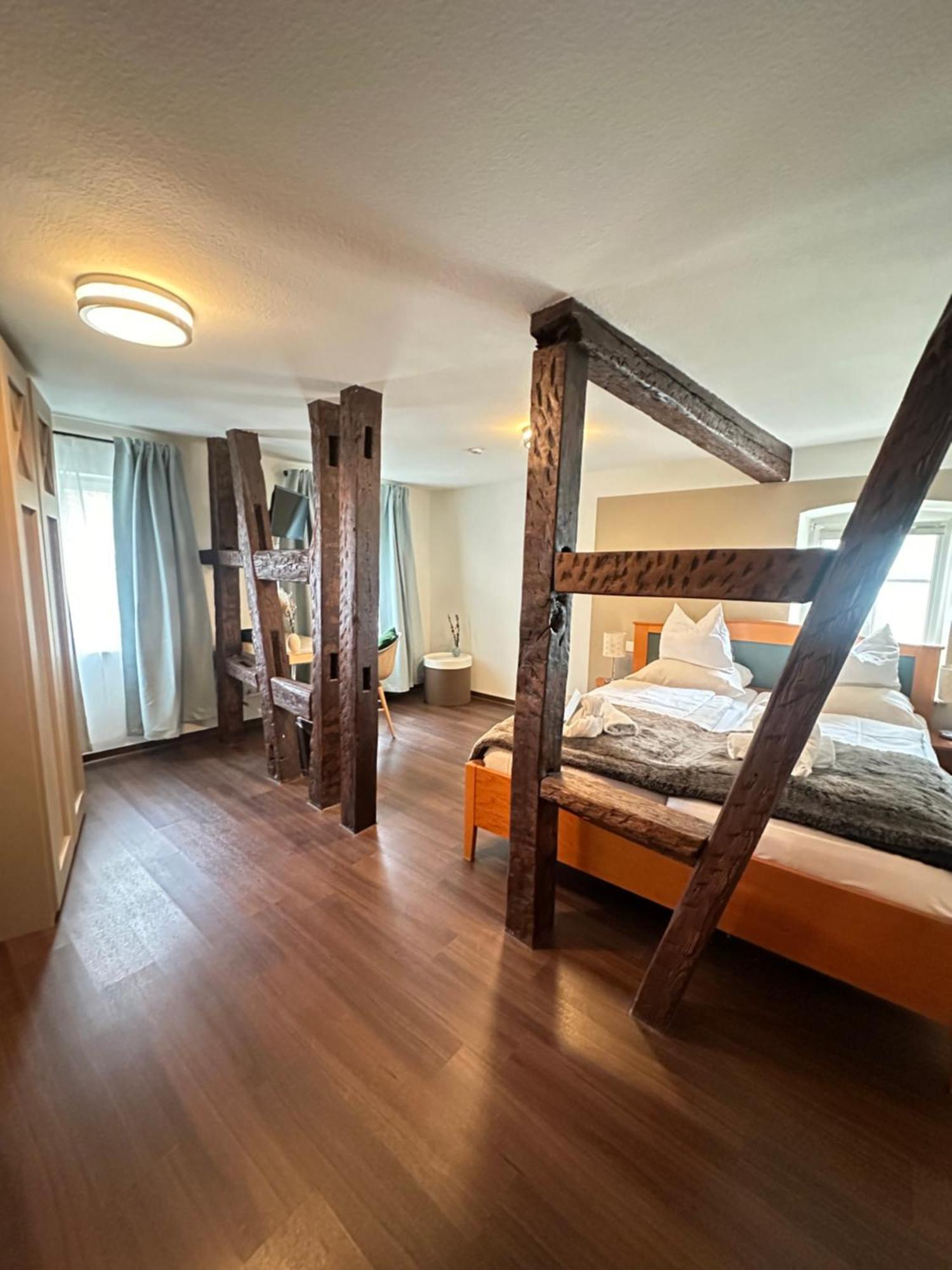 Hotel Adler Am Schloss Bonnigheim Extérieur photo